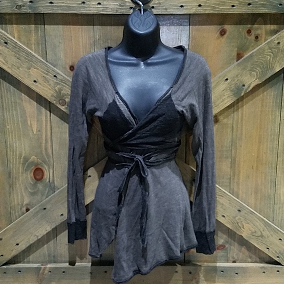 Daytrip Sweaters - DAYTRIP TWO TONE GRUNGY WRAP AROUND TOP